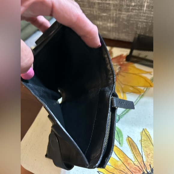 Bottega Veneta Intrecciato Leather Black Bifold Wallet - Picture 14 of 16